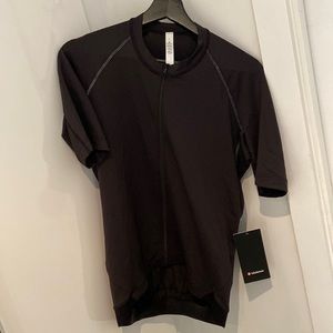 New Lululemon City to Summit Cycling Jersey in Black. Size L.